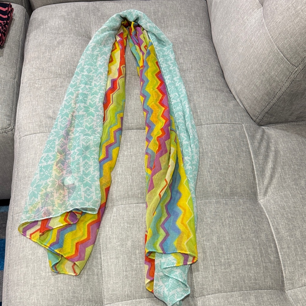 2 Chic Multicolor Zigzag and Geometric Pattern Scarf